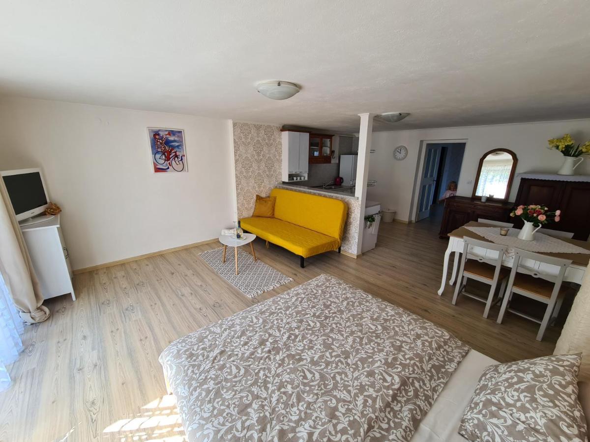 Апартаменты Apartman Prace Экстерьер фото