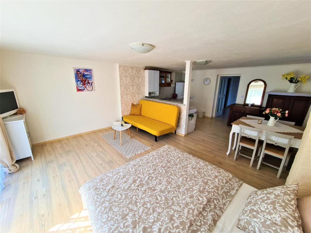 Апартаменты Apartman Prace Экстерьер фото